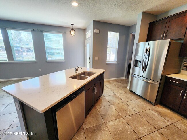 Building Photo - 99 Bush Pl