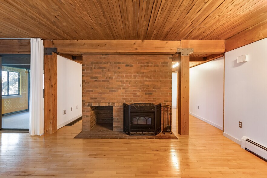 Building Photo - 122 Redrock Dr