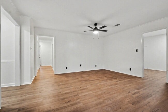 Building Photo - 3407 Tipps Dr