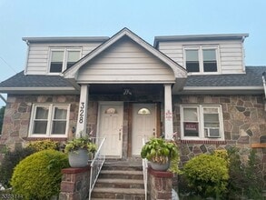 Building Photo - 328 Mason Ave
