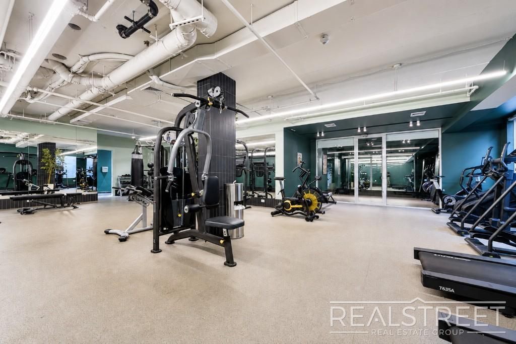 Building Photo - LUXURY 1 BED FLEX IN AN AMENITY PACKED BUILDING IN BUSHWICK