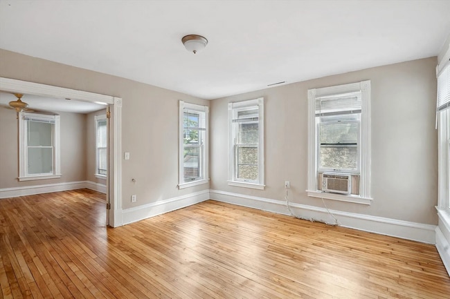 Building Photo - 2812 Garfield Ave