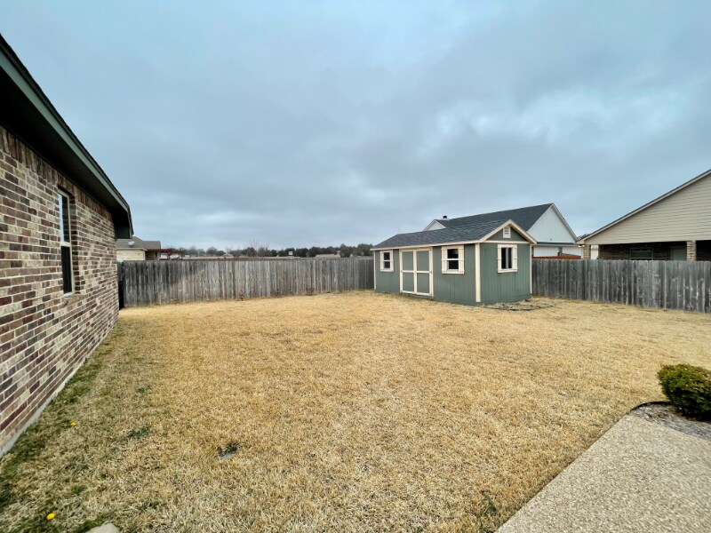 Building Photo - 391 Violet Dr