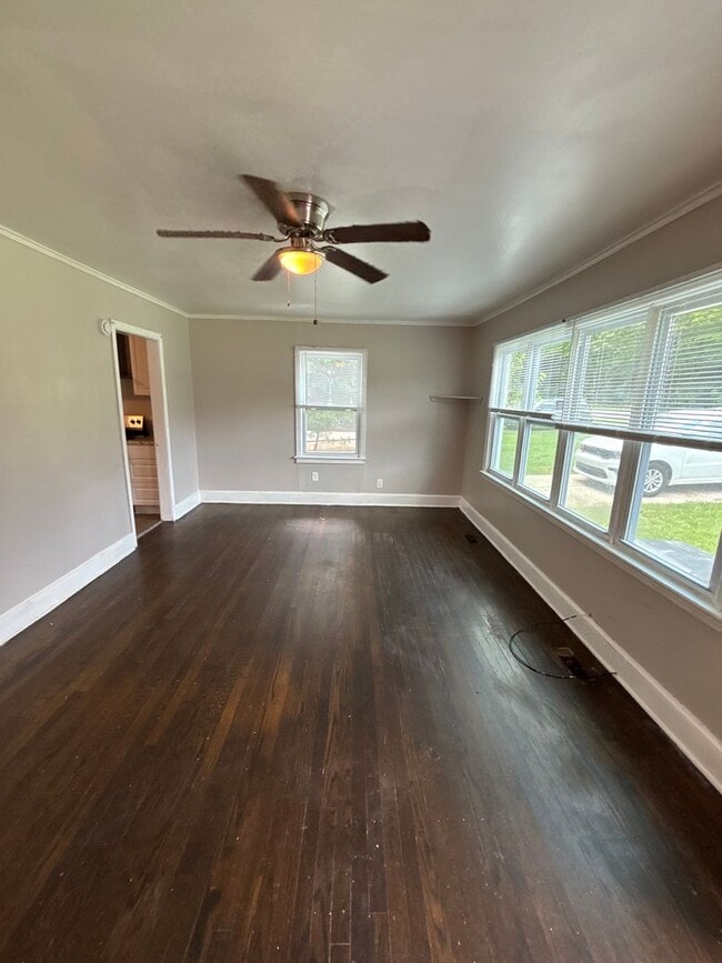 Building Photo - 410 Blacksnake Rd