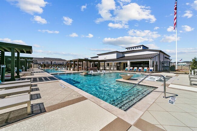 Primary Photo - 920 Imperial Blvd