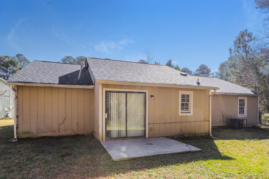 Building Photo - 2564 Snake Ct