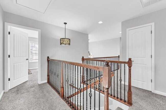 Building Photo - 1467 Raven Rd