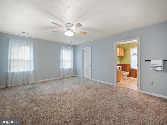 Building Photo - 112 Jefferson Ct