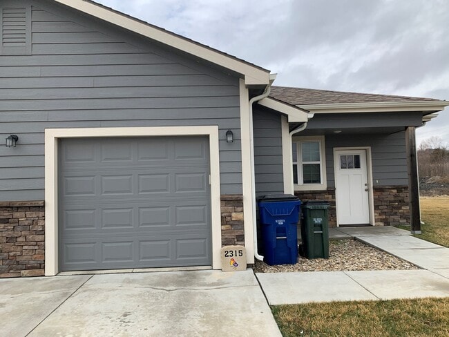 Exterior - 2315 Stone Hawk Ct