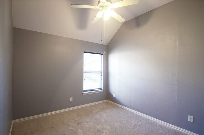 Building Photo - 5702 Fleethaven Ct