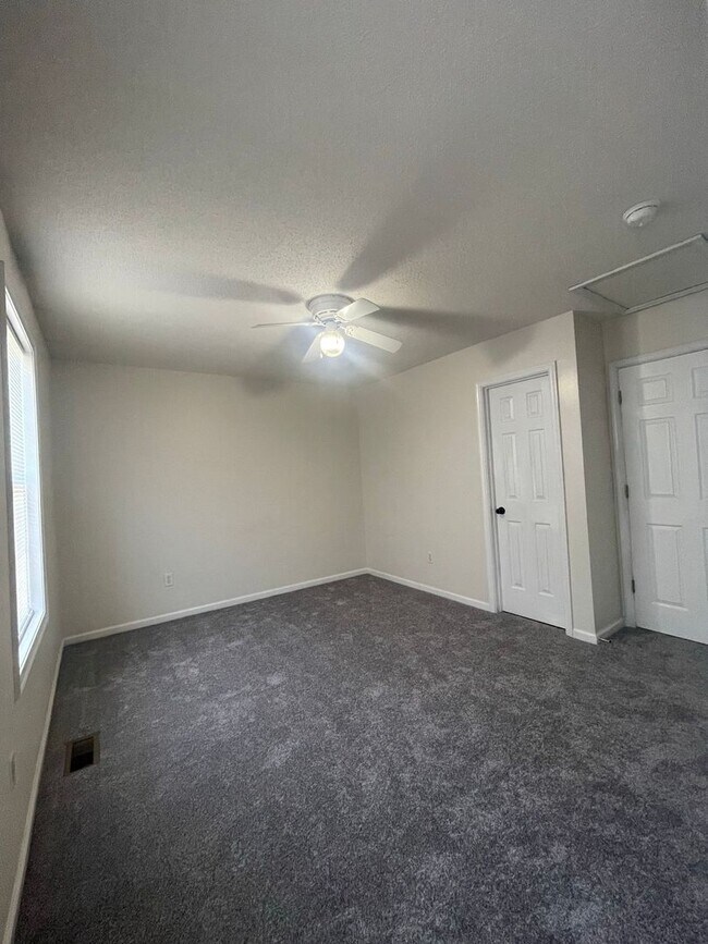 Building Photo - 1334 Devon Ln