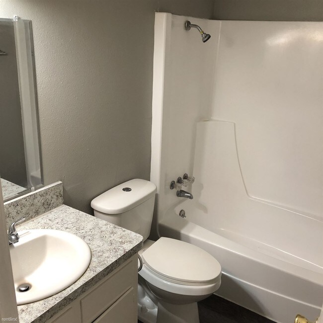 Building Photo - 1 br, 1 bath Apartment - Bellaire