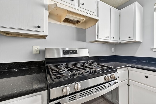 Building Photo - 1842 Freshmeadow Dr