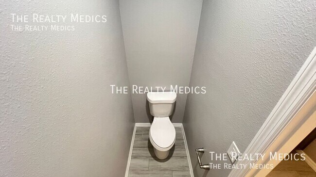 Building Photo - 2122 Sans Souci Ave SE