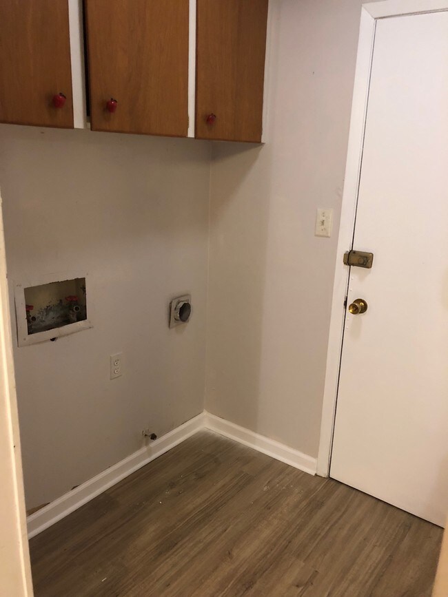 Building Photo - 6 W 32nd St