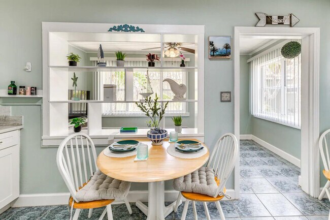 Building Photo - 340 78th Ave