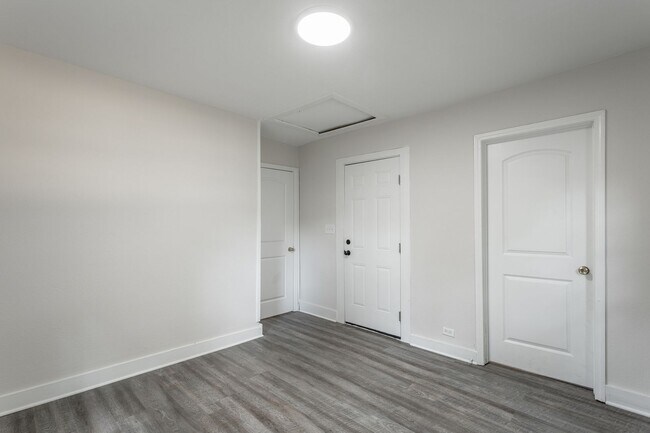 Building Photo - 2 Bedroom Home Just Off Main Street in Mill Town