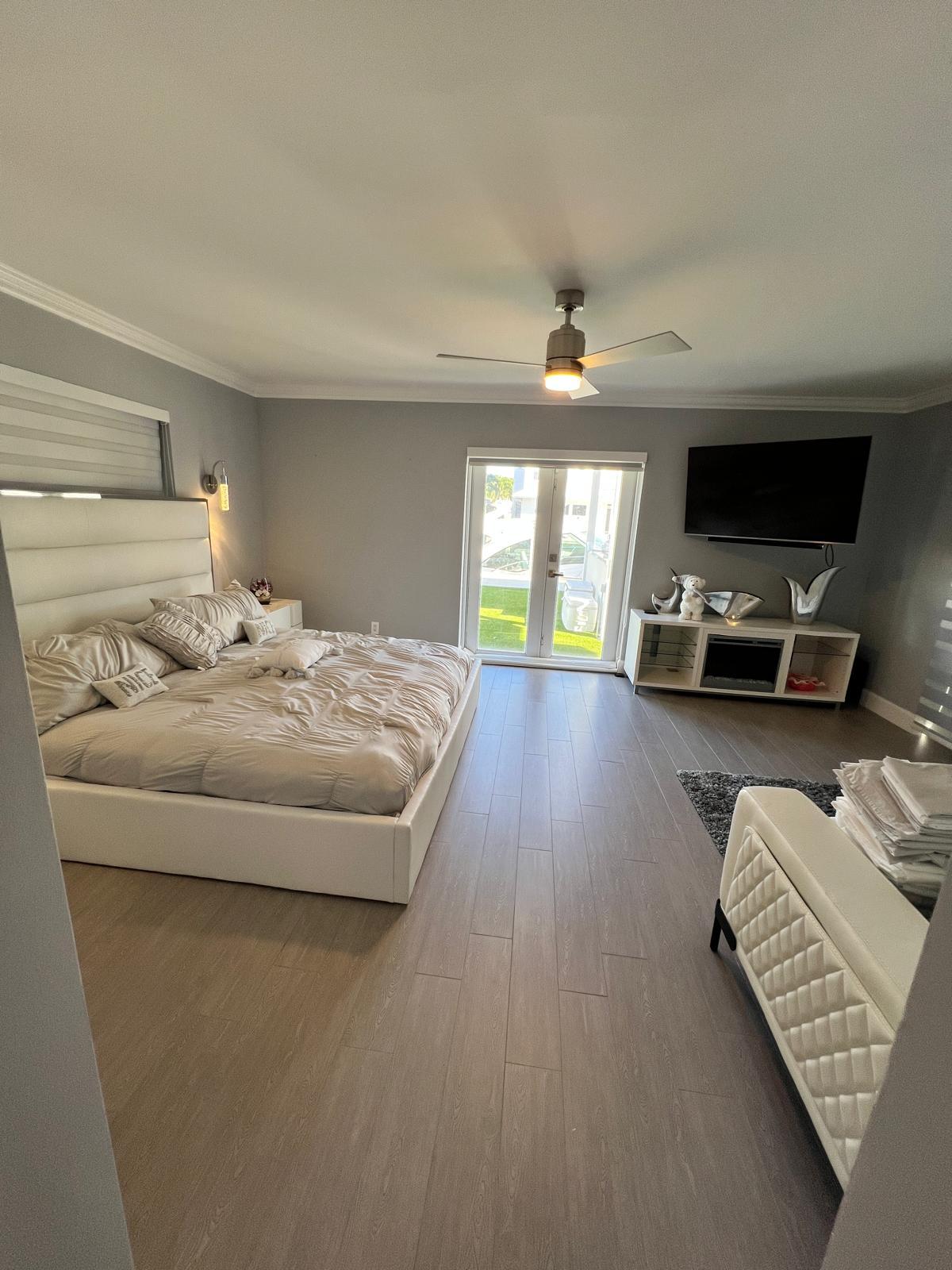 Building Photo - 5510 Bayview Dr