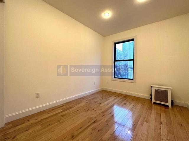 Building Photo - 4 bedroom in New York NY 10032