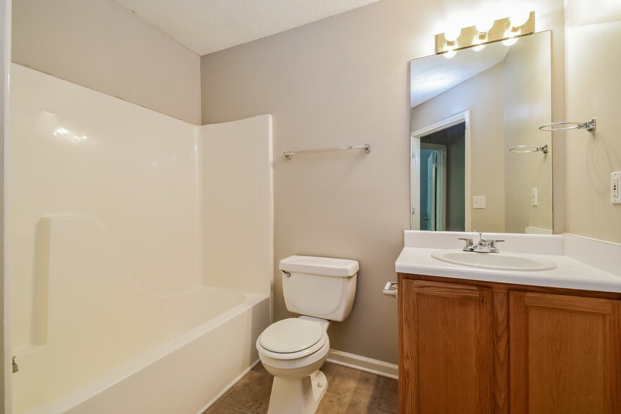 Building Photo - 58 Carrie Dr
