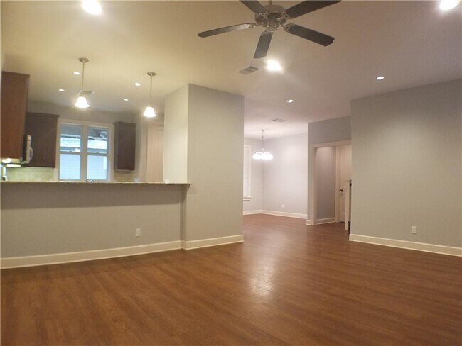 Building Photo - 5408 Evans Ave