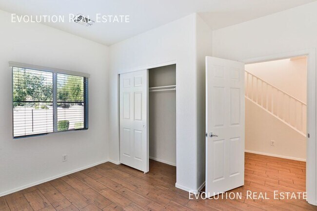 Building Photo - 4616 E Laurel Ct