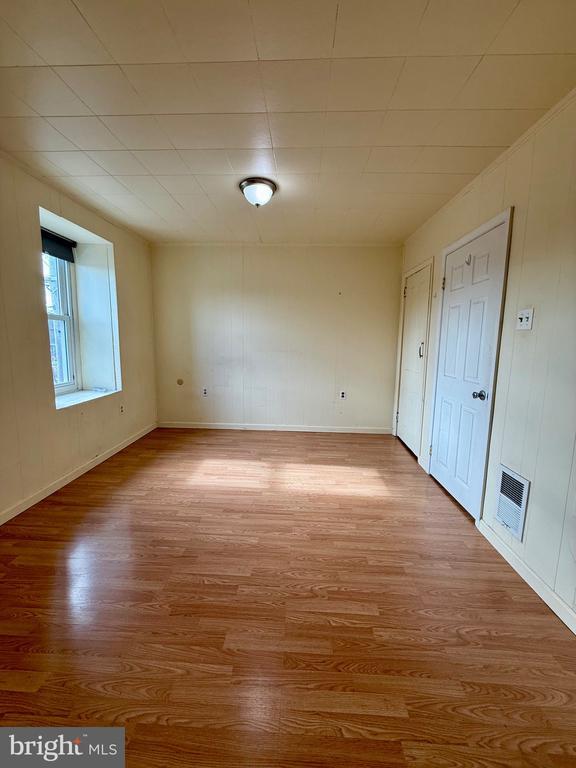 Building Photo - 403 S Main St