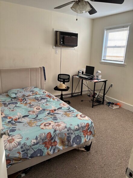 Second Bedroom - 76 Boiling Springs Ave