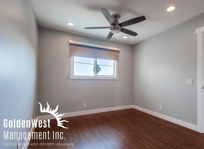 Building Photo - Charming 3Bdm 2.5Ba Townhome in the Claire...