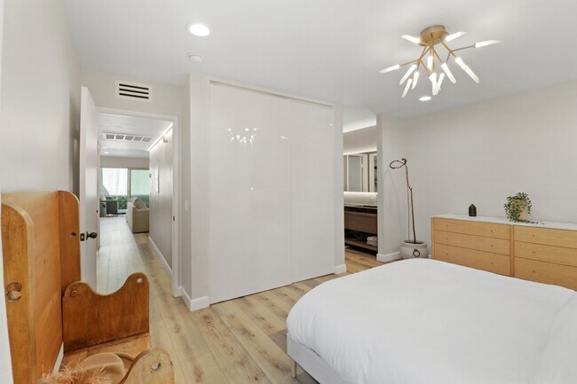 Building Photo - 4610 Park Granada