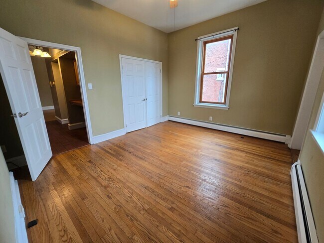 Building Photo - 313 N 34th St