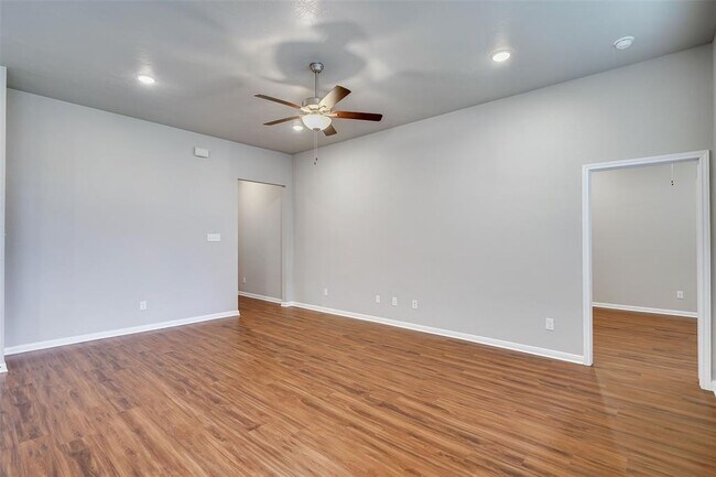 Building Photo - 1026 Tomball Downs Dr