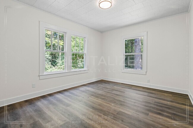 Building Photo - Charming 3 Bed 2 Bath Bungalow in Mobile