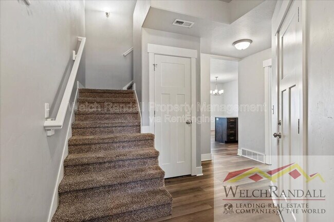 Building Photo - 2090 Carson Ave