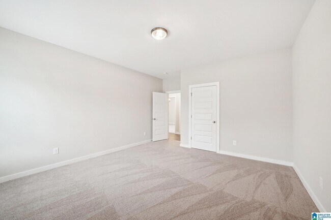 Building Photo - 460 Troubadour Ln