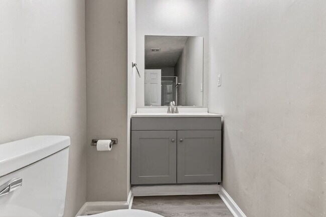 Building Photo - Spacious 5-Bedroom Retreat with 2.5 Baths in Saint Pauls – Your Dream Home Awaits!