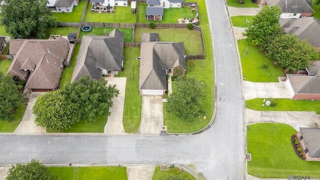 Building Photo - 12237 Spring Valley Dr