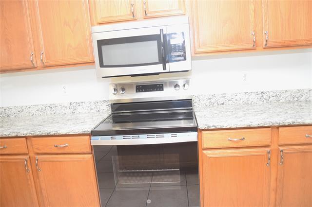 Building Photo - 2120 Glenhaven Dr