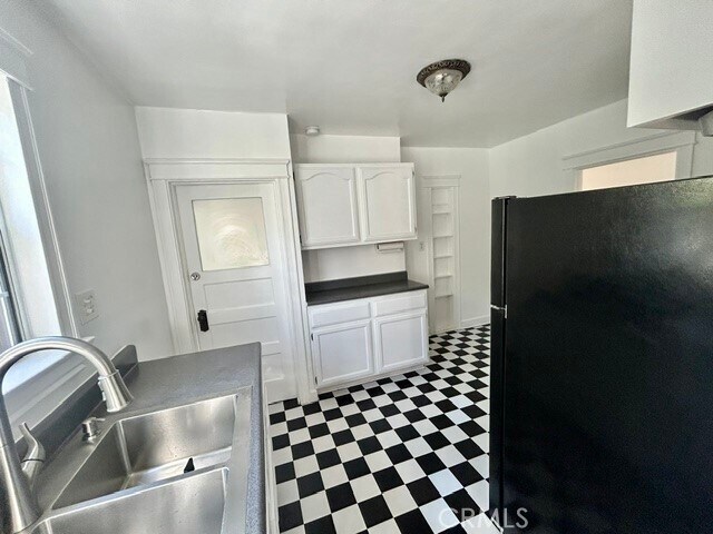 Building Photo - 624 Parkman Ave