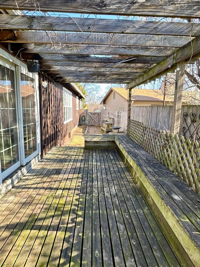 Building Photo - 1535 Monterey Ct