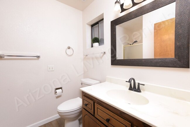 Building Photo - CHARMING NORTHSIDE HOME