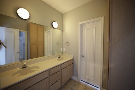 Building Photo - 509 Lawrence St