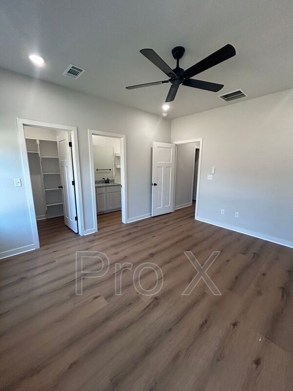 Building Photo - 623 Cosmos St