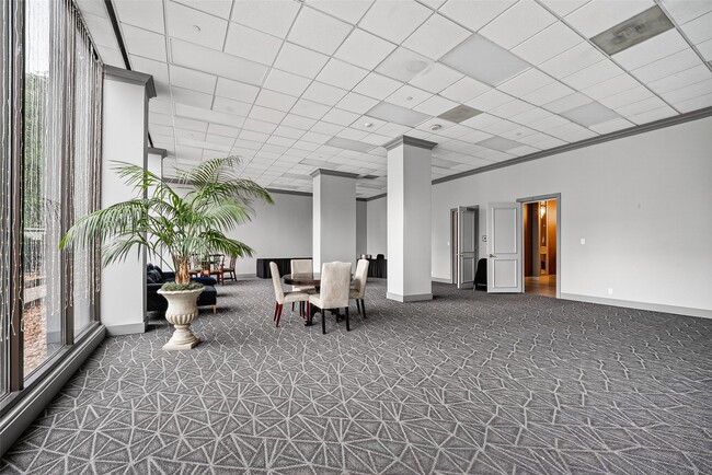 Building Photo - 5150 Hidalgo St