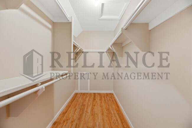 Building Photo - 1417 S Goebel Cir