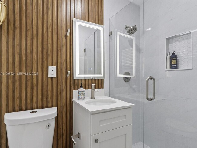 Building Photo - 2648 NE 26th Ave