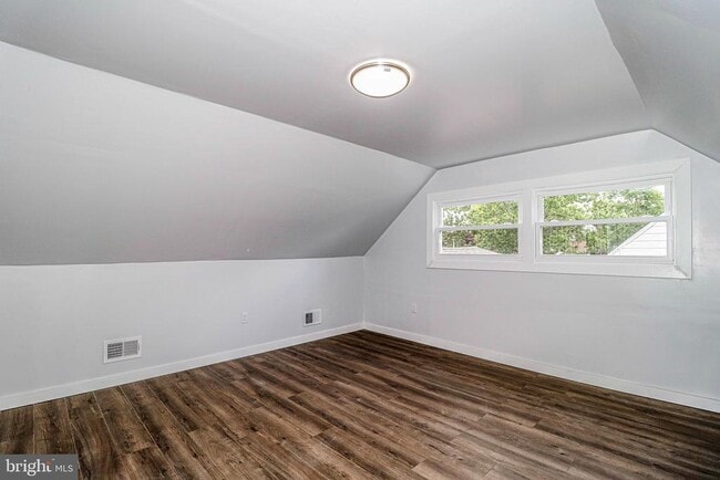 Building Photo - 12 Indigo Rd