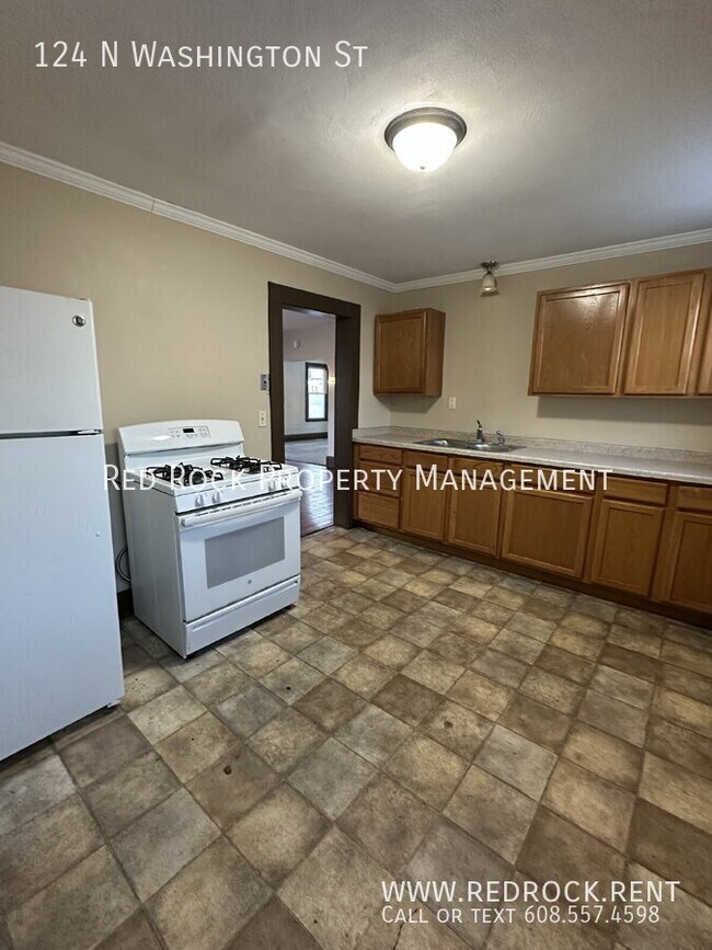 Building Photo - 124 N Washington St