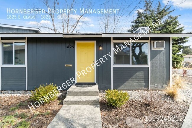 Building Photo - Newly Remodeled 2 Bed 1 Bath Unit!