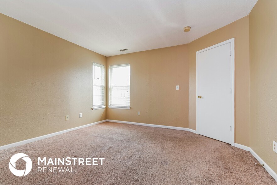 Building Photo - 4206 Village Trace Blvd